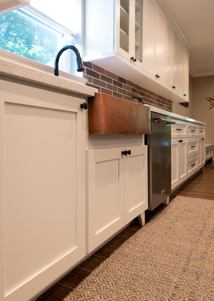 Inspiration for a transitional kitchen remodel in Houston