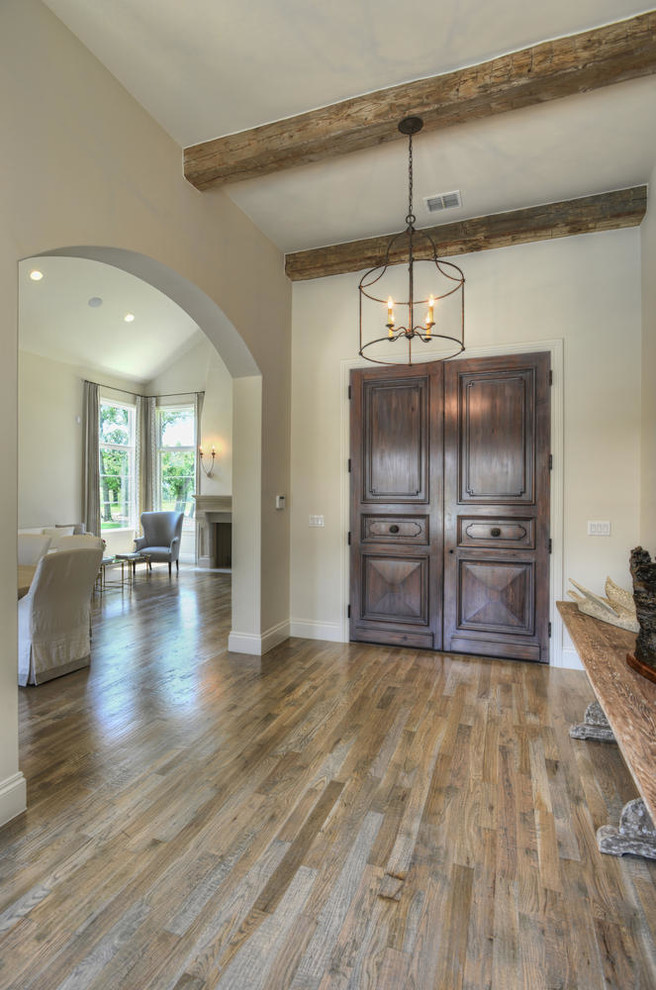 Design ideas for a traditional entryway in Austin.