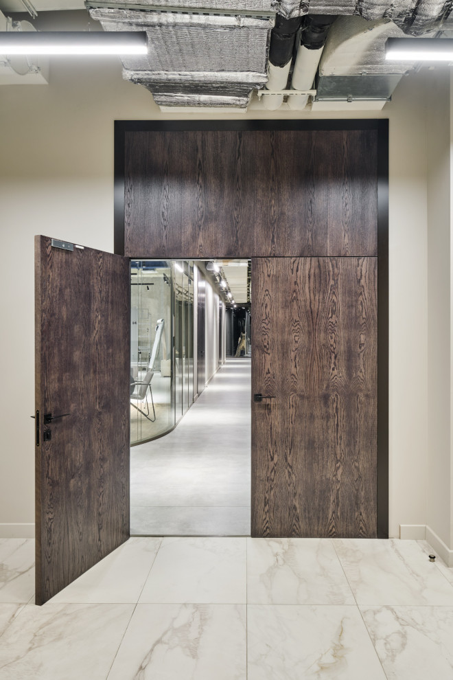 Высокие дубовые двери. 100% массив дуба.