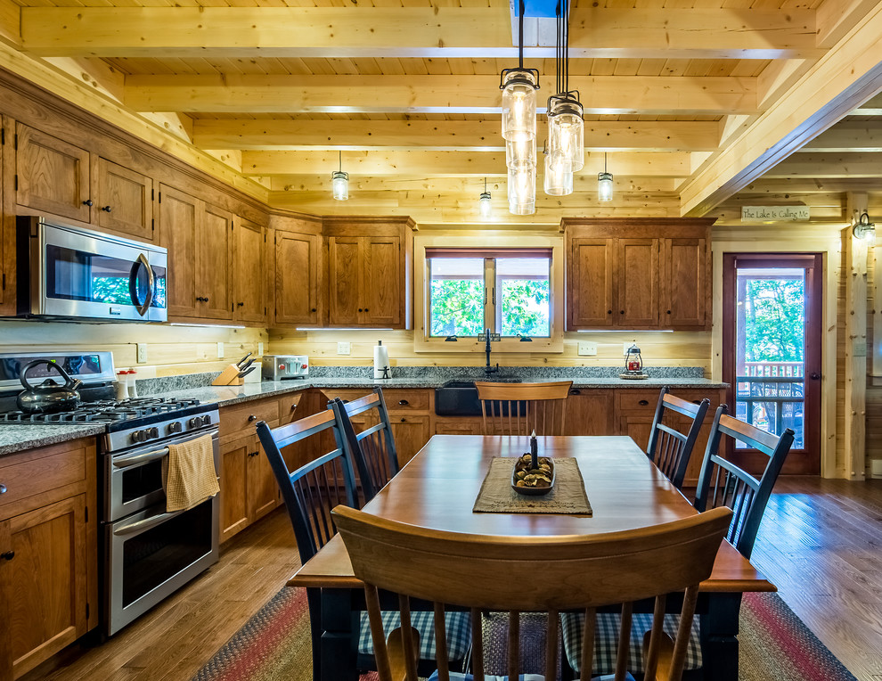 This is an example of a country kitchen in Charlotte.