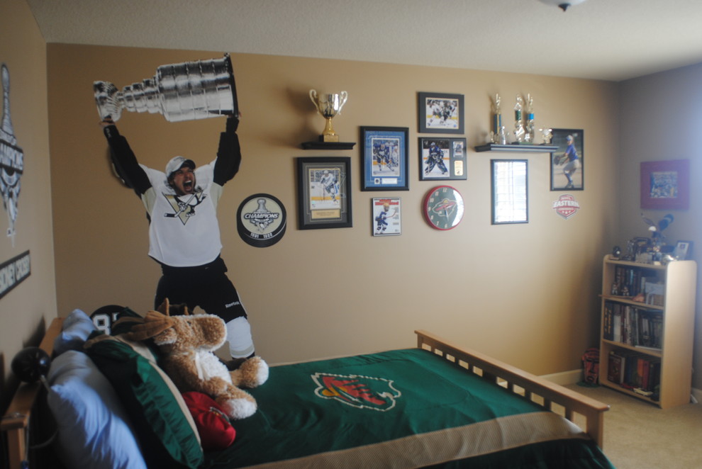 This is an example of a traditional kids' room in Minneapolis.