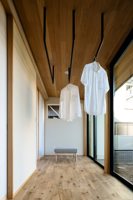 勝田の家 moderno-portico