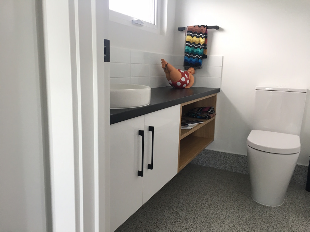 This is an example of a contemporary bathroom in Adelaide.