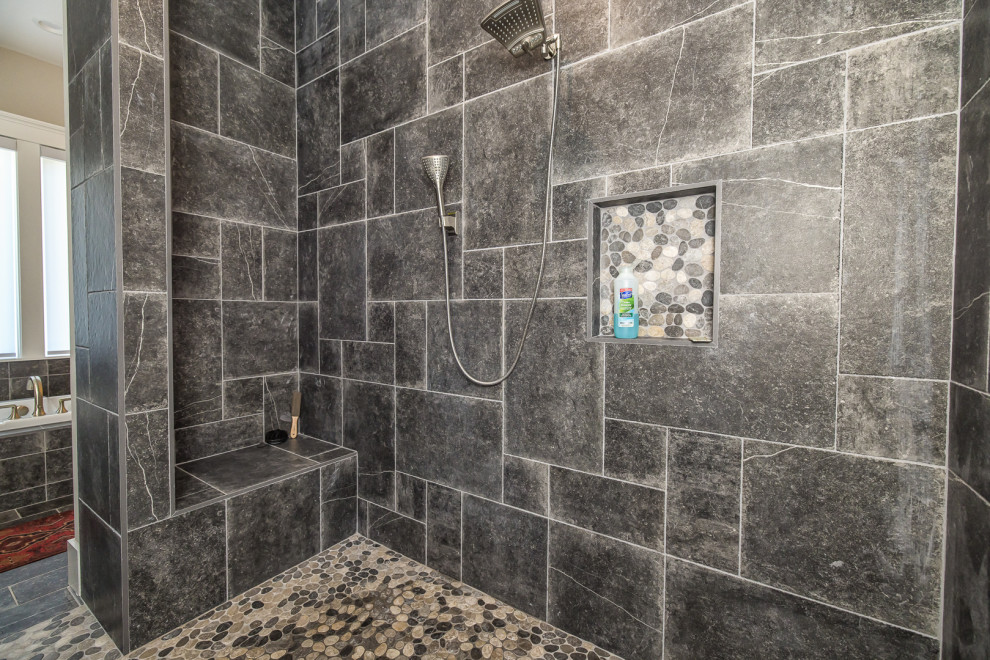 Home design - transitional home design idea