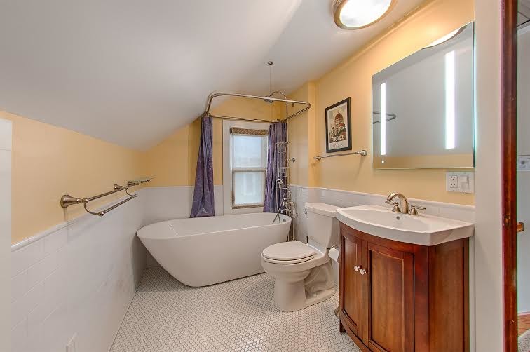 Bathroom - craftsman bathroom idea in Columbus