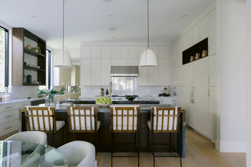 Transitional kitchen photo in Miami