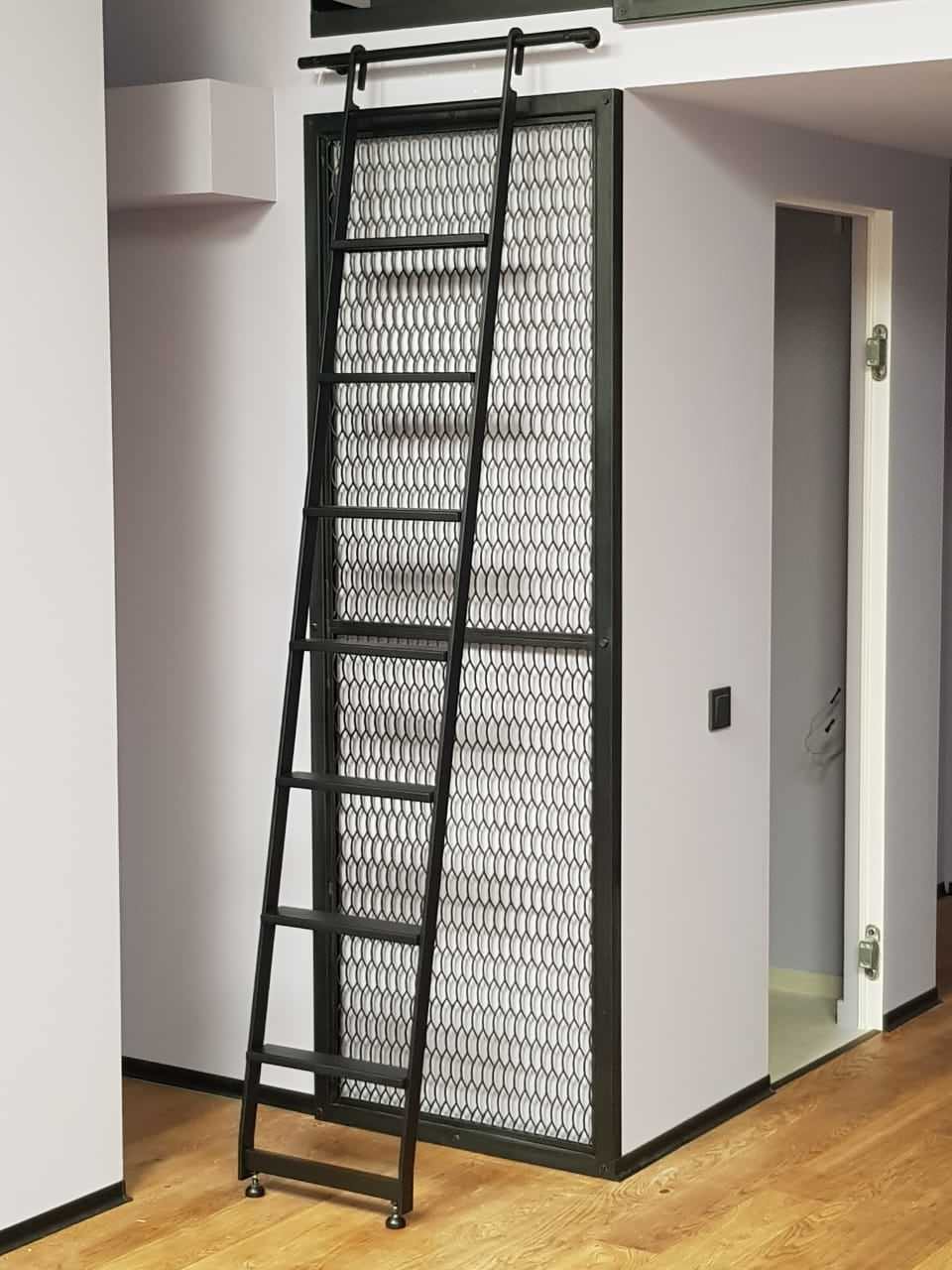 2018 _ СТОЛЯРНЫЙ - лестница мебельная (на антресоль) с крючками - модель step 41