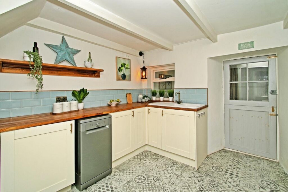 Peters Terrace - Staged to Sell