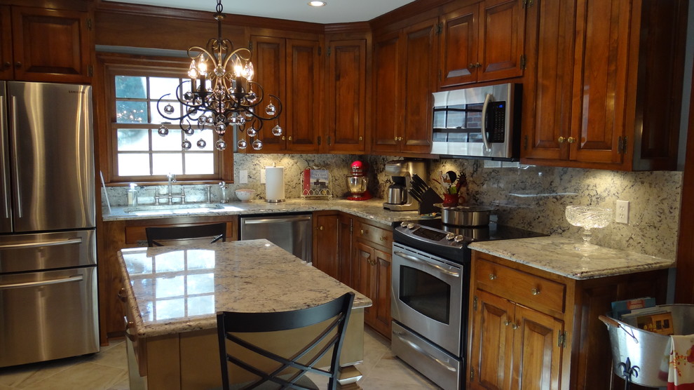 White eyes granite with full height granite backsplash Traditional