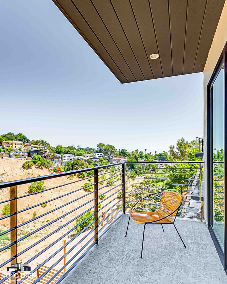 Inspiration for a contemporary balcony remodel in Los Angeles