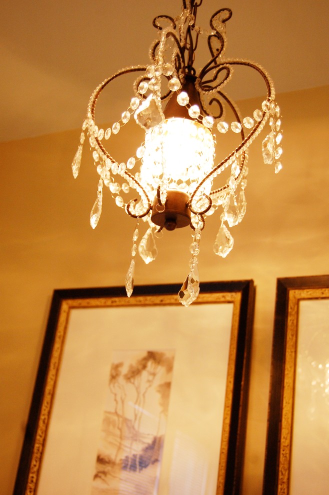 Inspiration for a transitional home design remodel in Raleigh