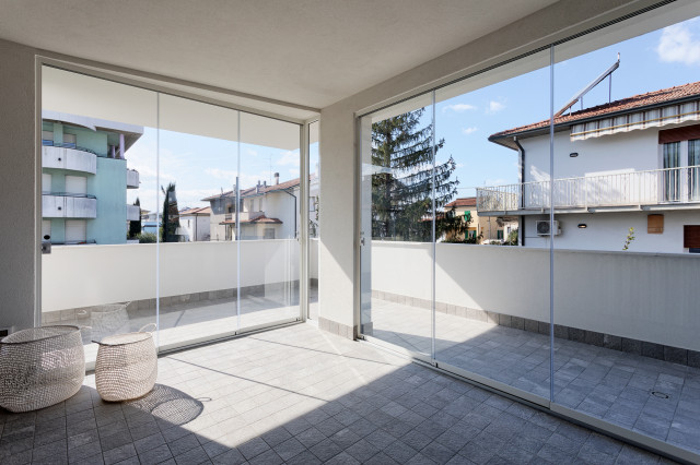 CASA PRIVATA FORL&Igrave; &ndash; WHITE AND NATURAL | 75 MQ contemporary-deck
