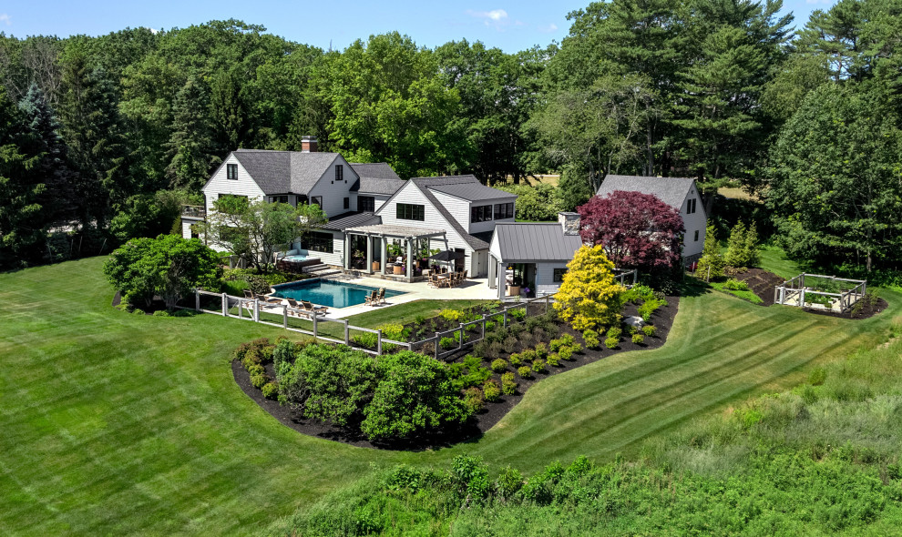 Farmhouse exterior home idea in Boston