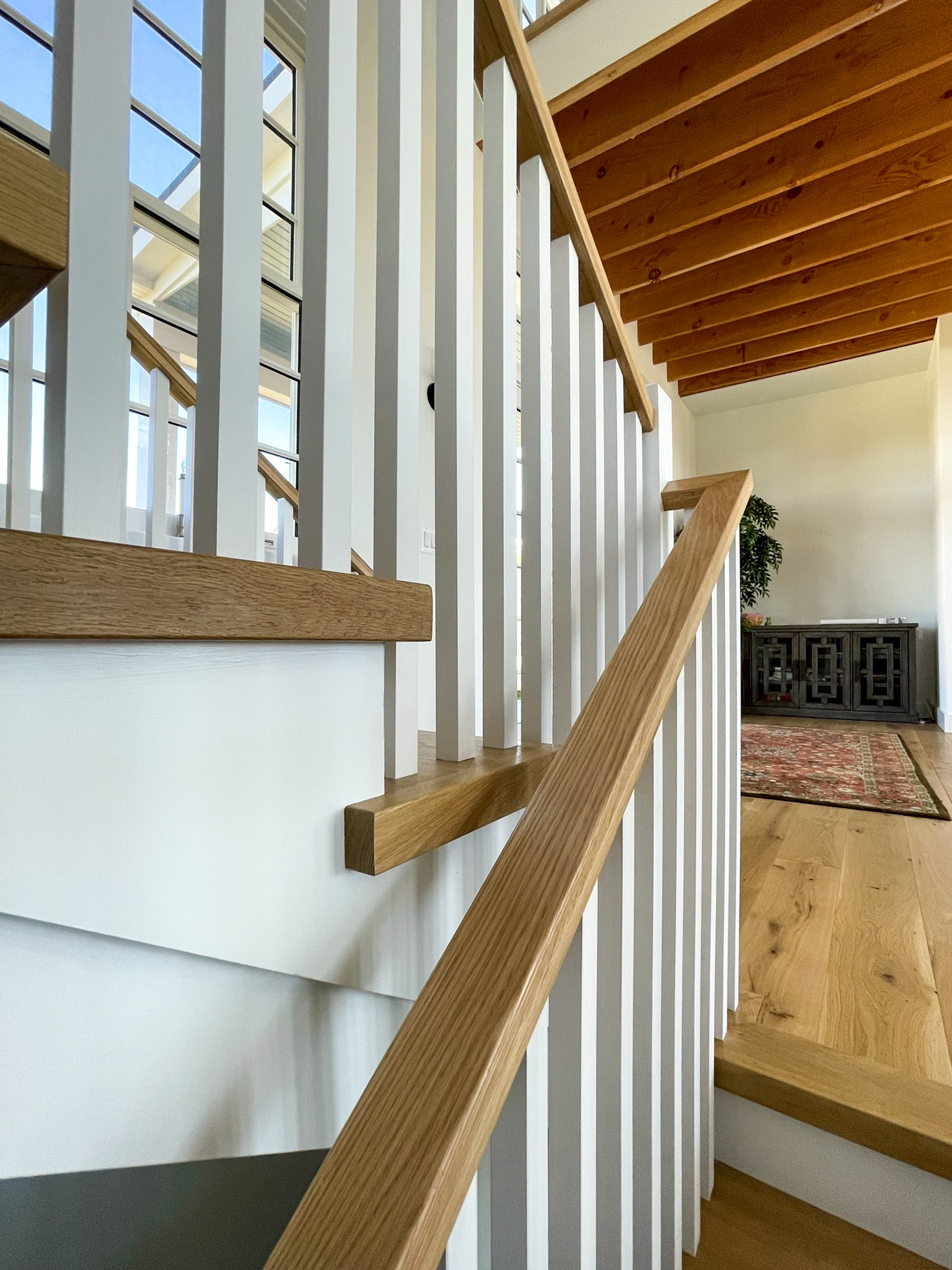 91_U-Shaped Floating Staircase Surrounded by Bucolic Mountain Views, Winchester,