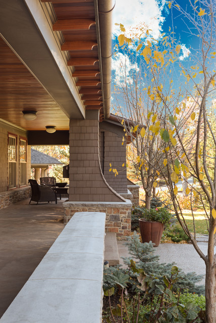 Traditional Britannia VIV - Traditional - Porch - Calgary - by DeJong