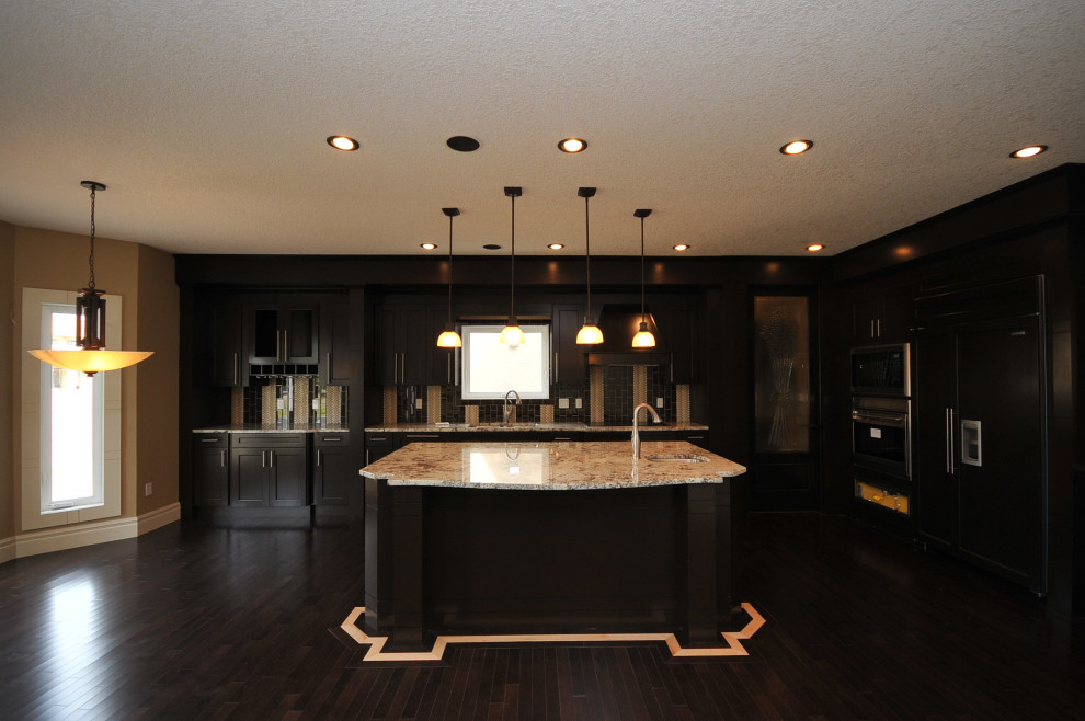 Transitional kitchen photo in Edmonton