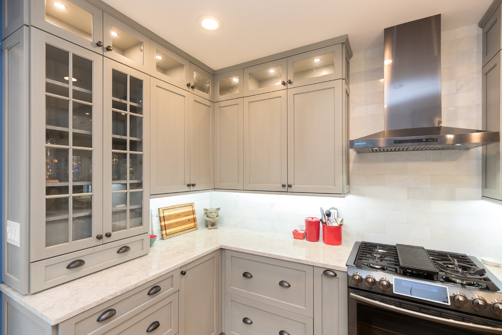 Example of a transitional home design design in DC Metro