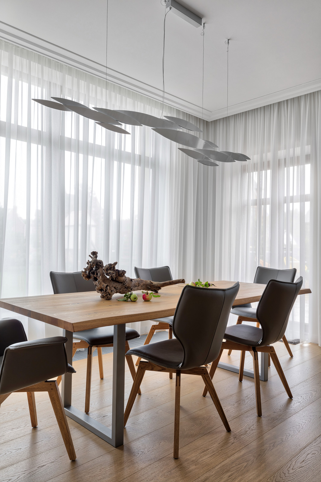 Дом с потайной лестницей