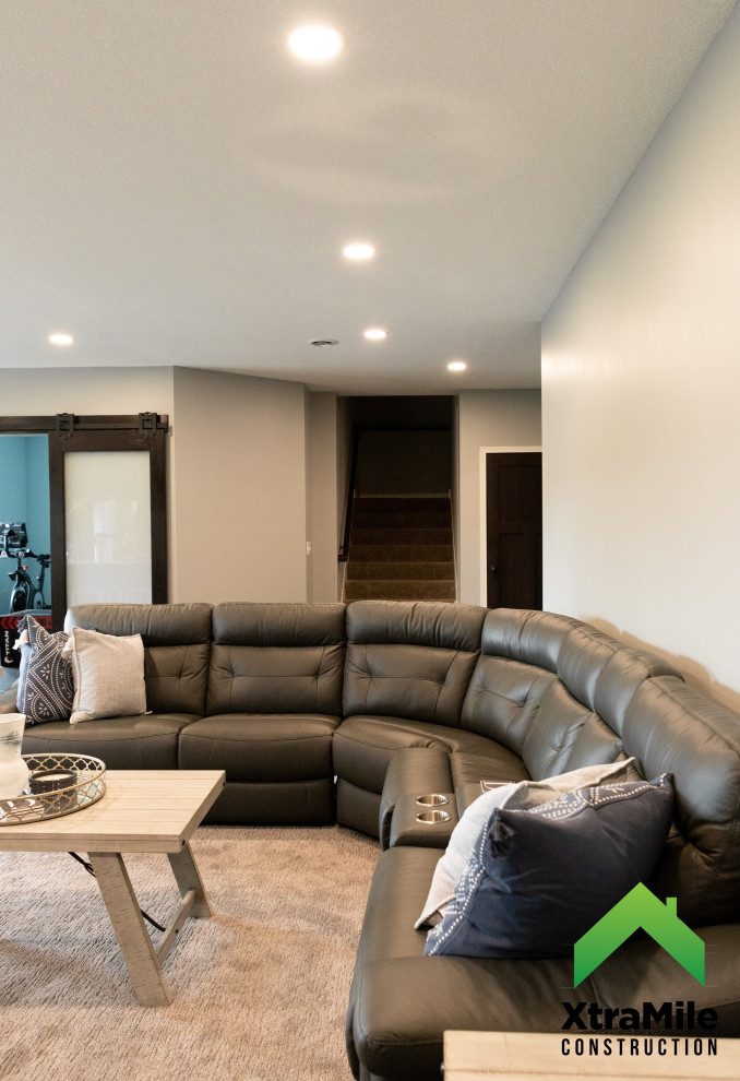 Transitional home design photo in Minneapolis