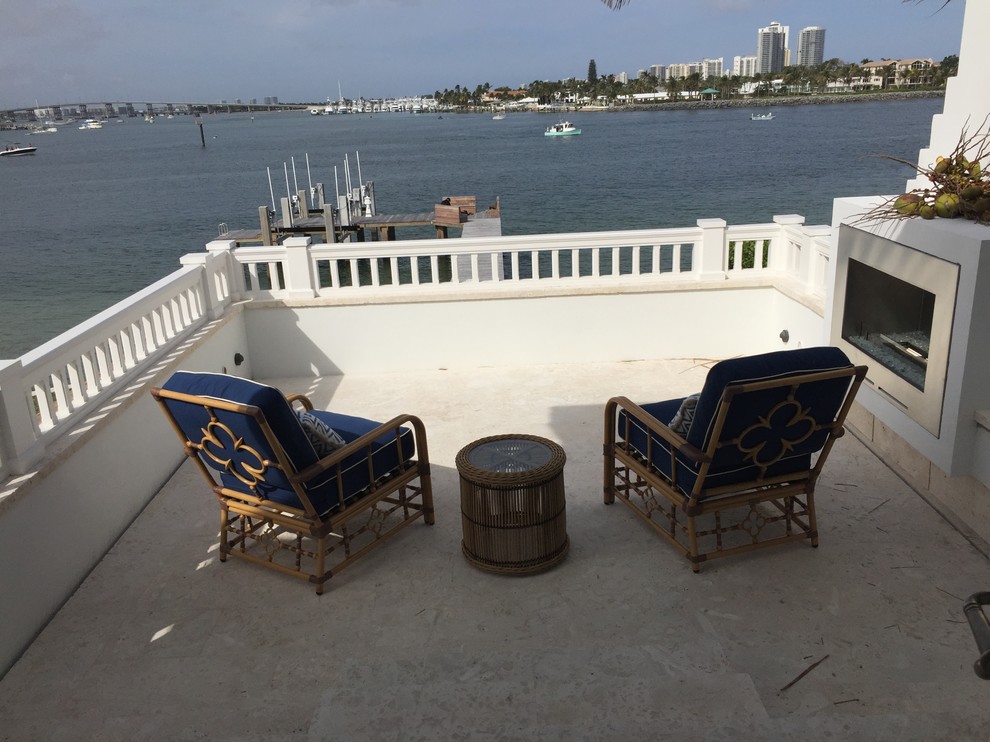 Inspiration for a coastal home design remodel in Miami