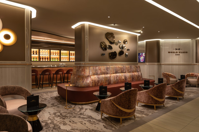 celebrity-beyond-world-class-bar-contemporain-bar-de-salon-par