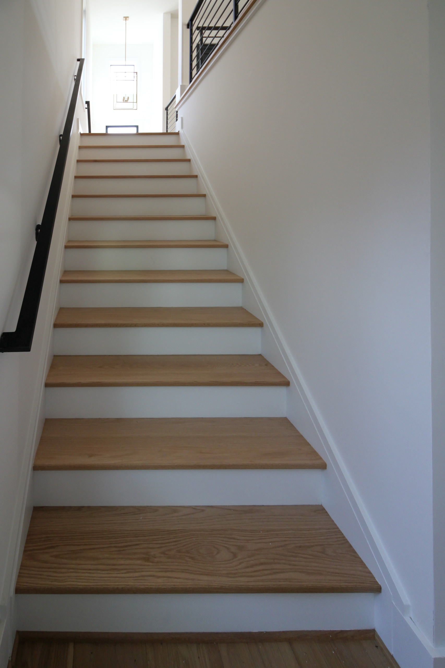 85_Sleek Three-Quarter Turn Multilevel-Staircase, McLean VA 22101