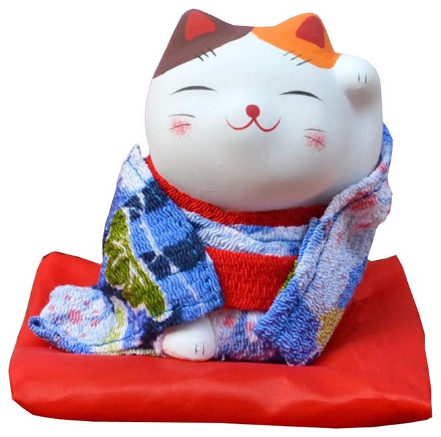 asian cat figurine