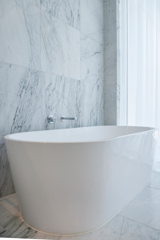 Inspiration for a midcentury bathroom in Adelaide.