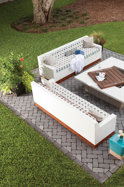 Fire Pit with Concrete Sofas coastal-patio