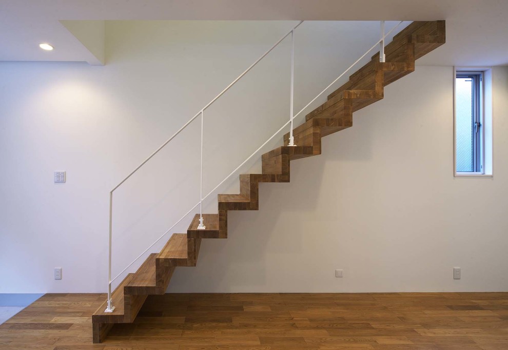 他の地域にあるモダンスタイルのおしゃれな階段の写真