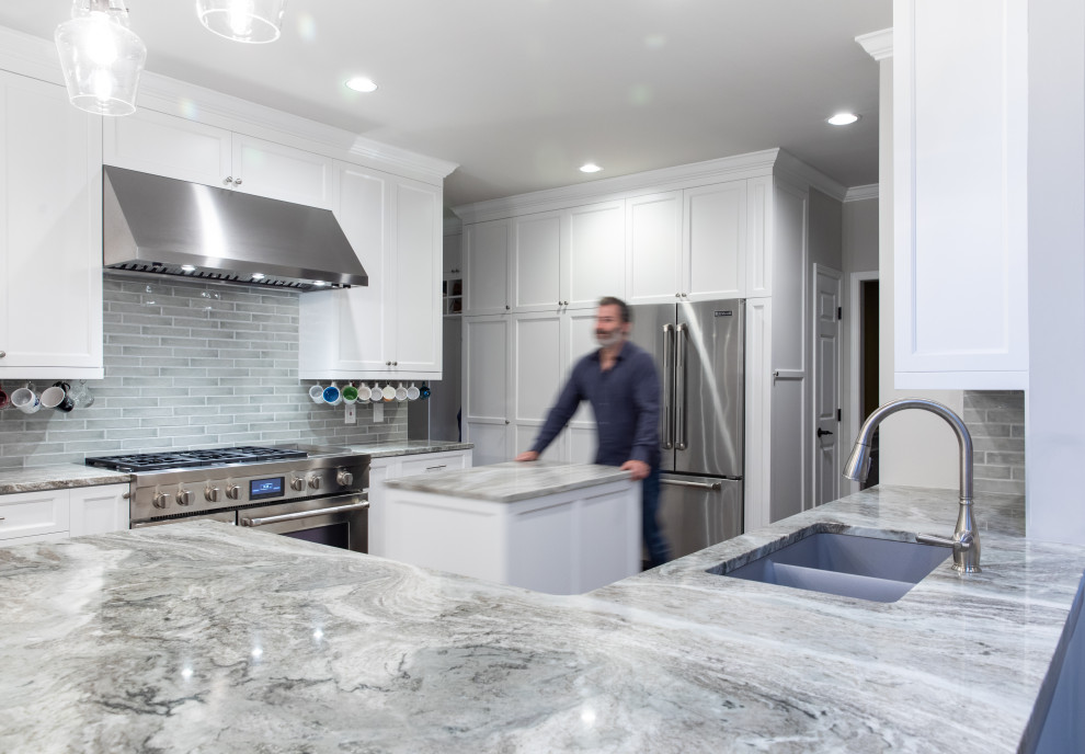 Example of a transitional kitchen design in Atlanta