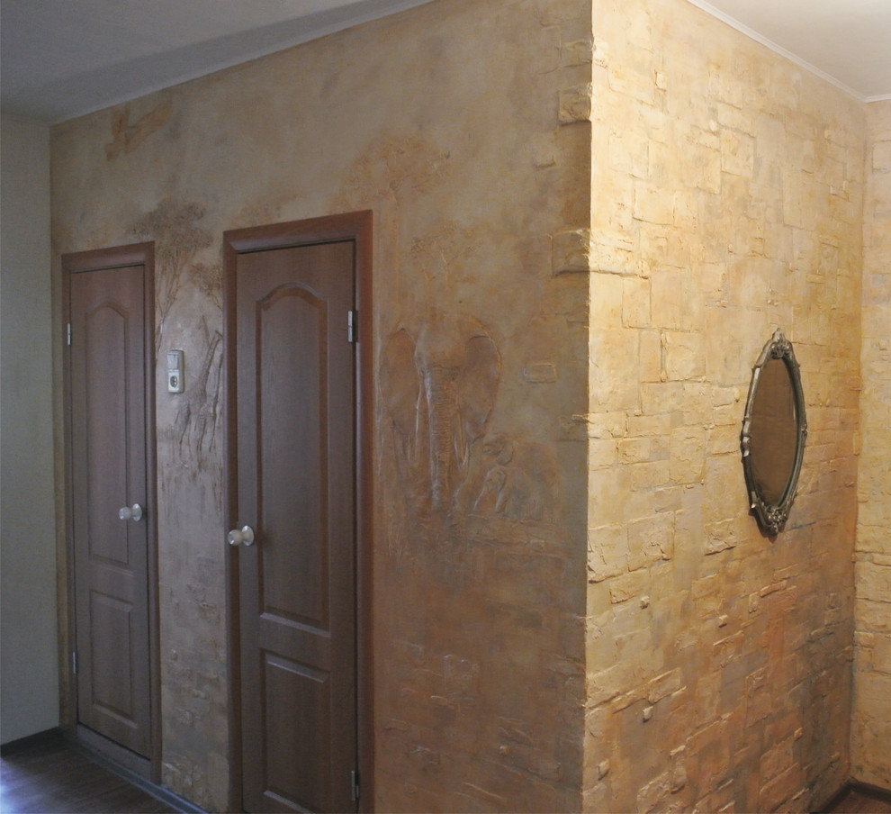 Барельеф на африканскую тему