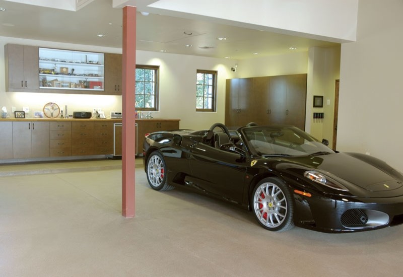 This is an example of a contemporary garage in Miami.