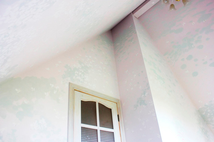 Детская с росписью (девочкина комната)