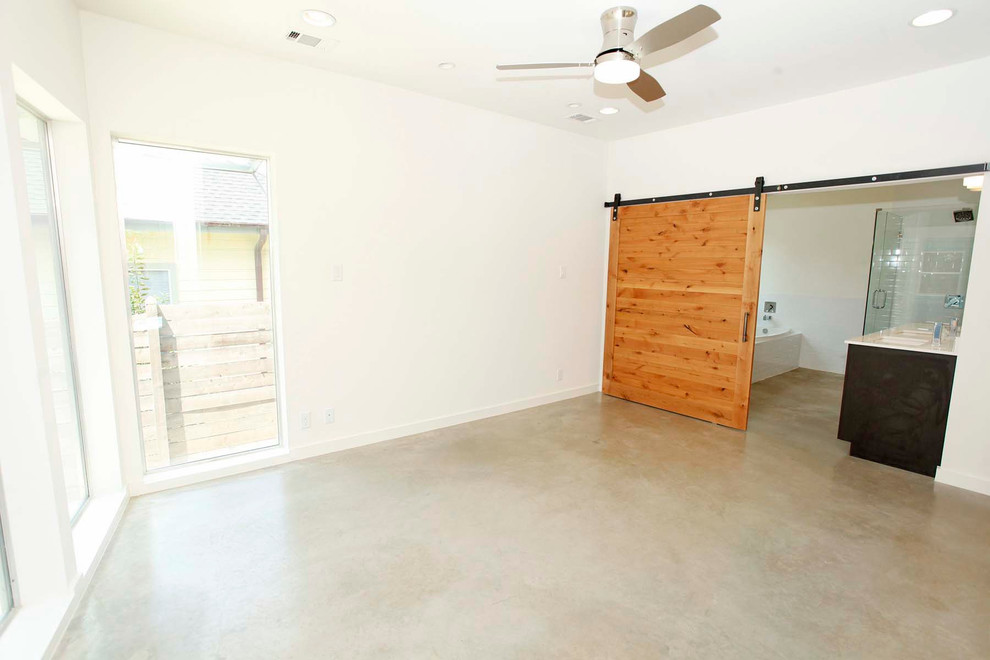 Home design - transitional home design idea in Austin