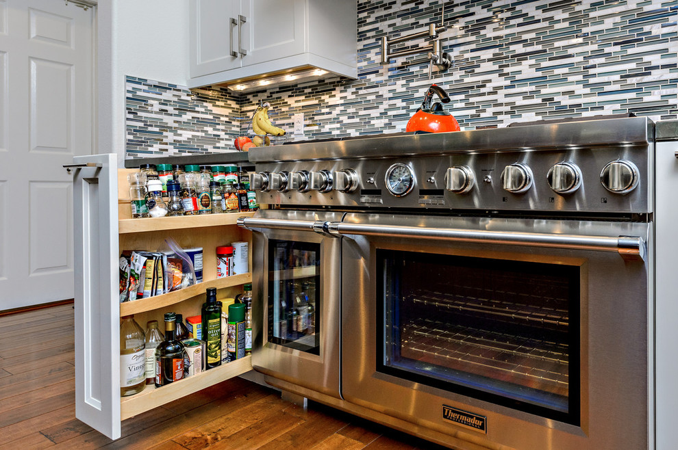Example of a transitional kitchen design in San Diego