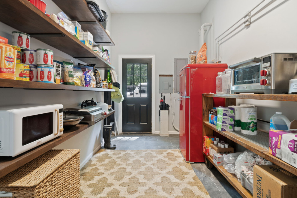 1950 River Way Drive