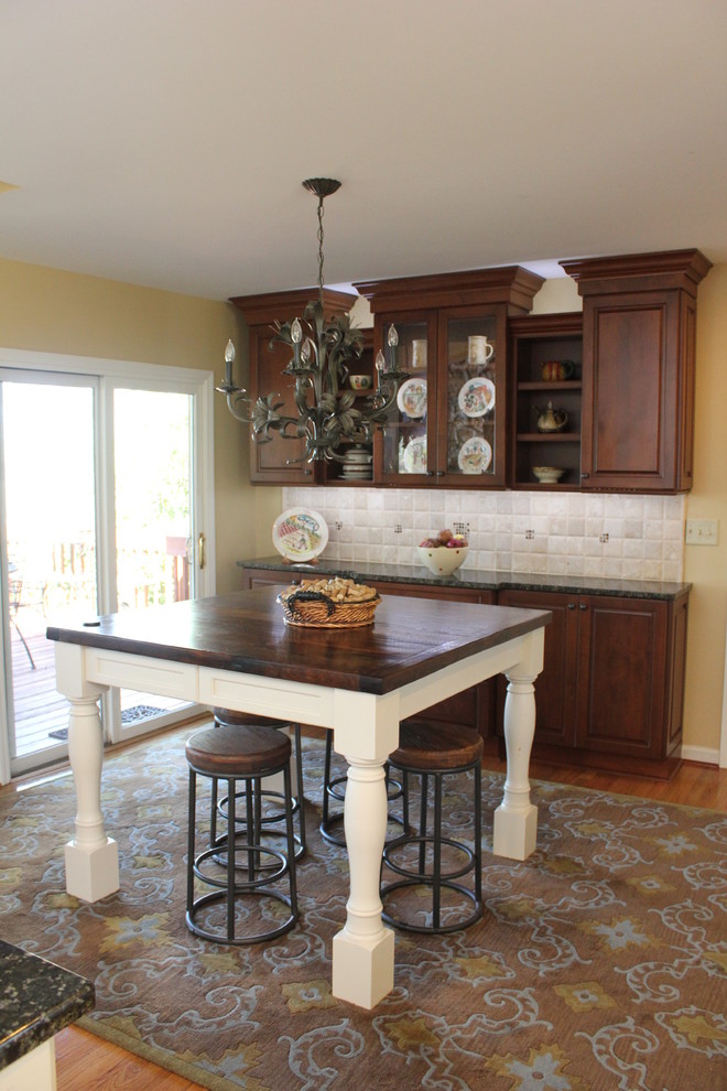 Kitchen - transitional kitchen idea