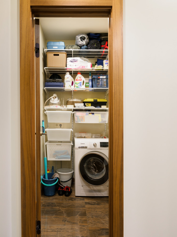 Photo of a small single-wall laundry cupboard in Other.