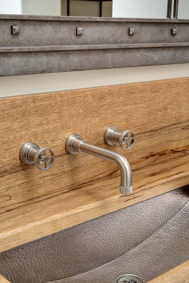 Details of the Jack & Jill Bathroom