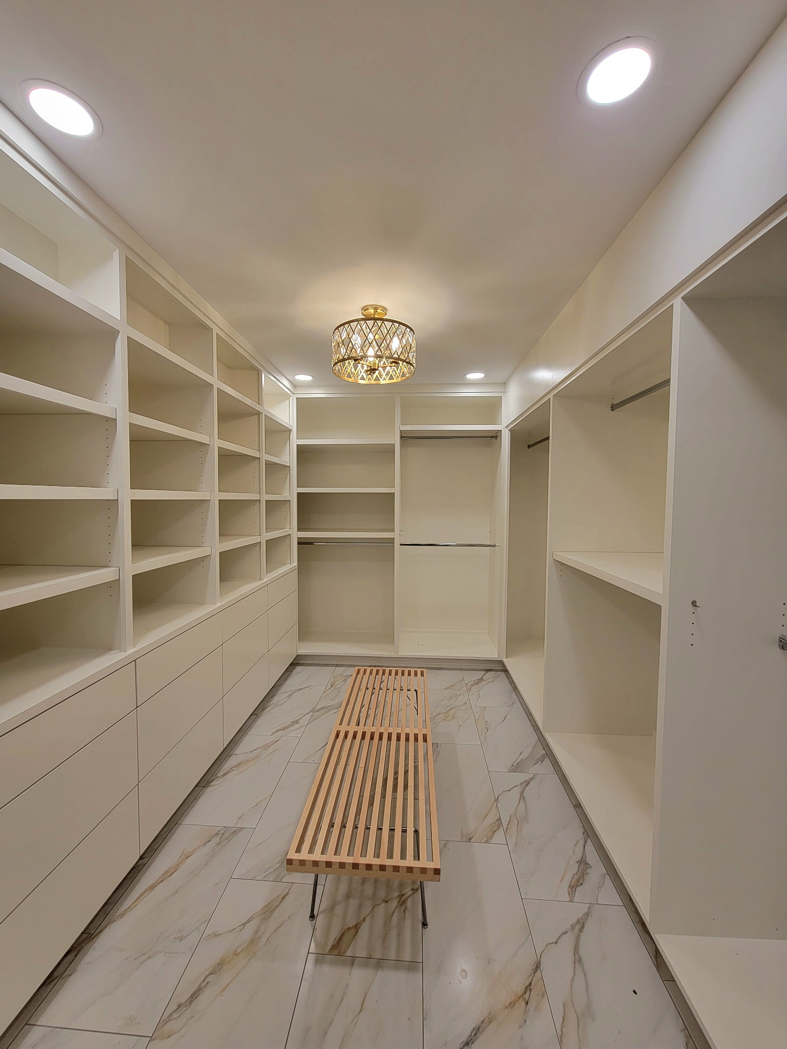CONTEMPORARY MASTER BATHROOM WITH WALKING CLOSET