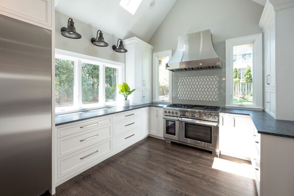 Modern Farmhouse Kitchen and Home Bar