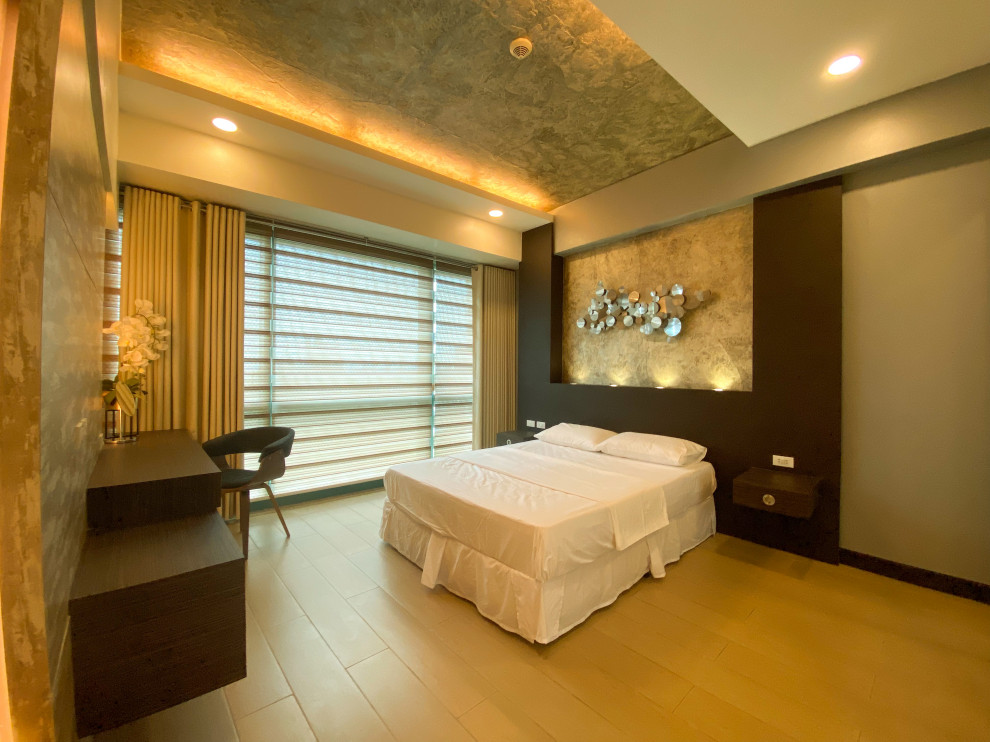 На фото: хозяйская спальня среднего размера в современном стиле с серыми стенами, полом из керамической плитки, желтым полом, любым потолком и любой отделкой стен без камина с