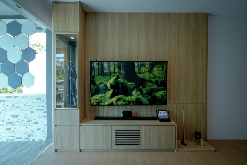 Inspiration for an Asian living room in Singapore.