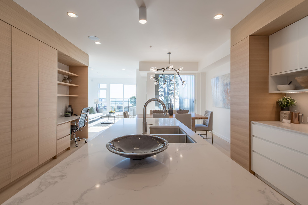 Inspiration for a transitional kitchen remodel in Vancouver
