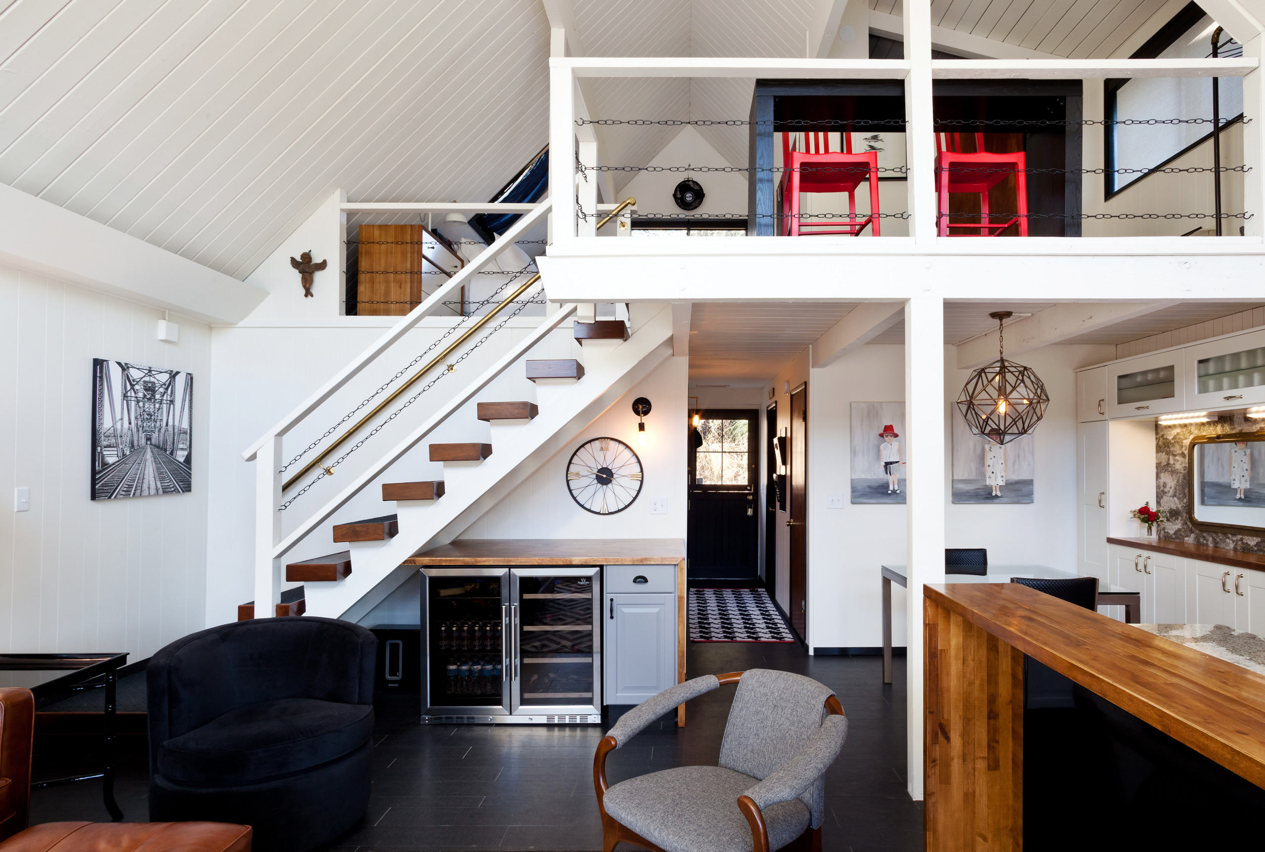 Room of the Day: Floating Home Looks to the Water