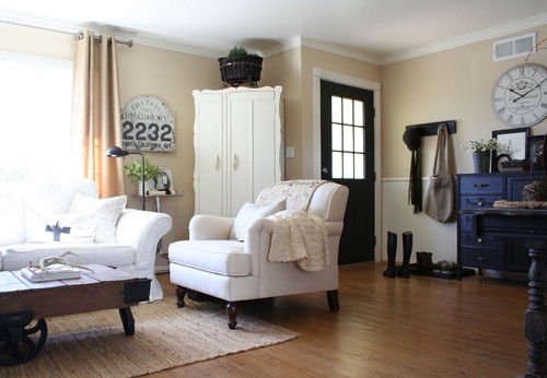 Traditional Living Room by Los Angeles Interior Designers & Decorators Jennifer Grey Interiors