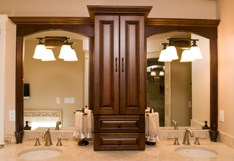 Example of a classic bathroom design in Chicago