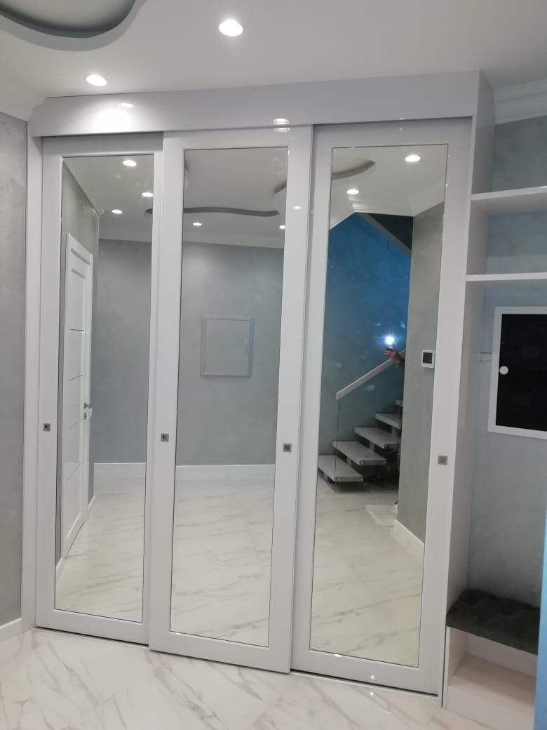 Готовый шкаф-купе коридор