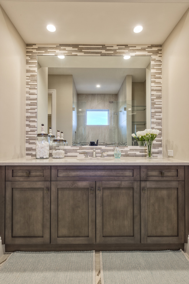 Inspiration for a transitional home design remodel in Miami